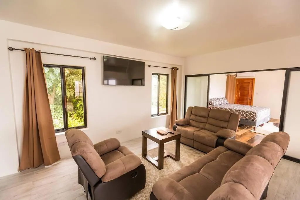 Sargas Villa - 1M Piton & Ocean Views! Woww Soufriere